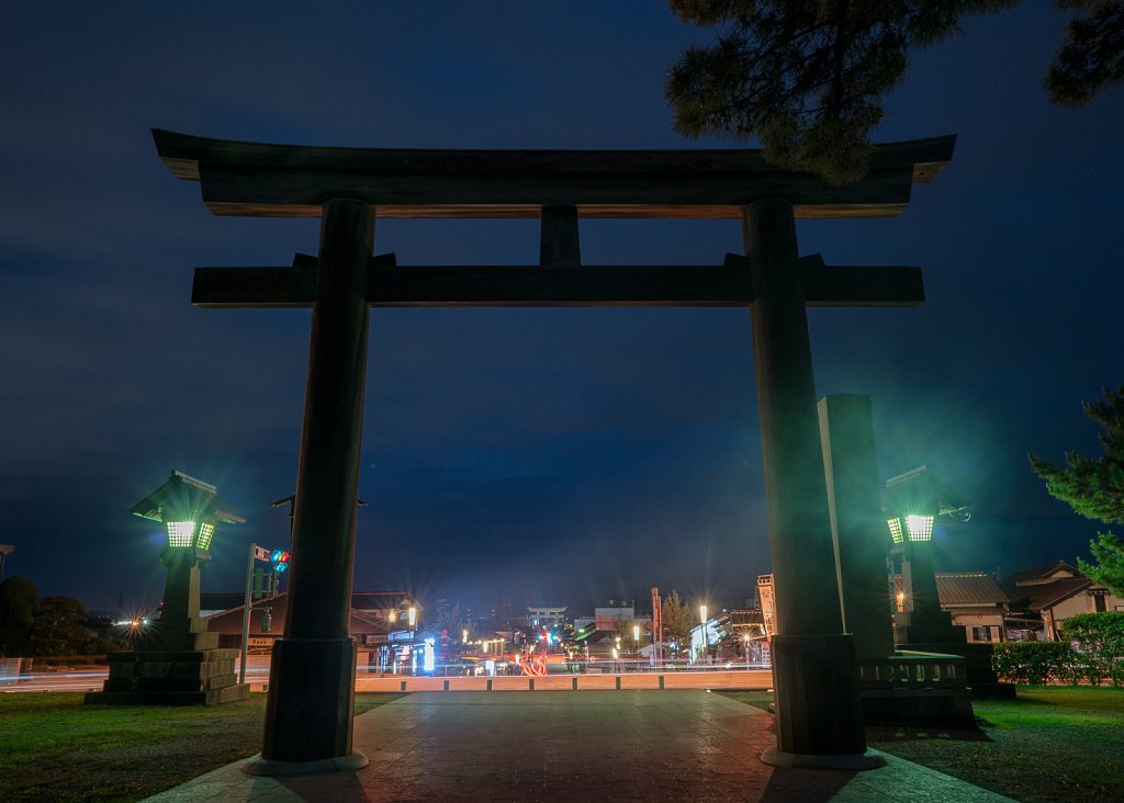 Izumo Taisha torii gate at blue hour after the rains雨上が